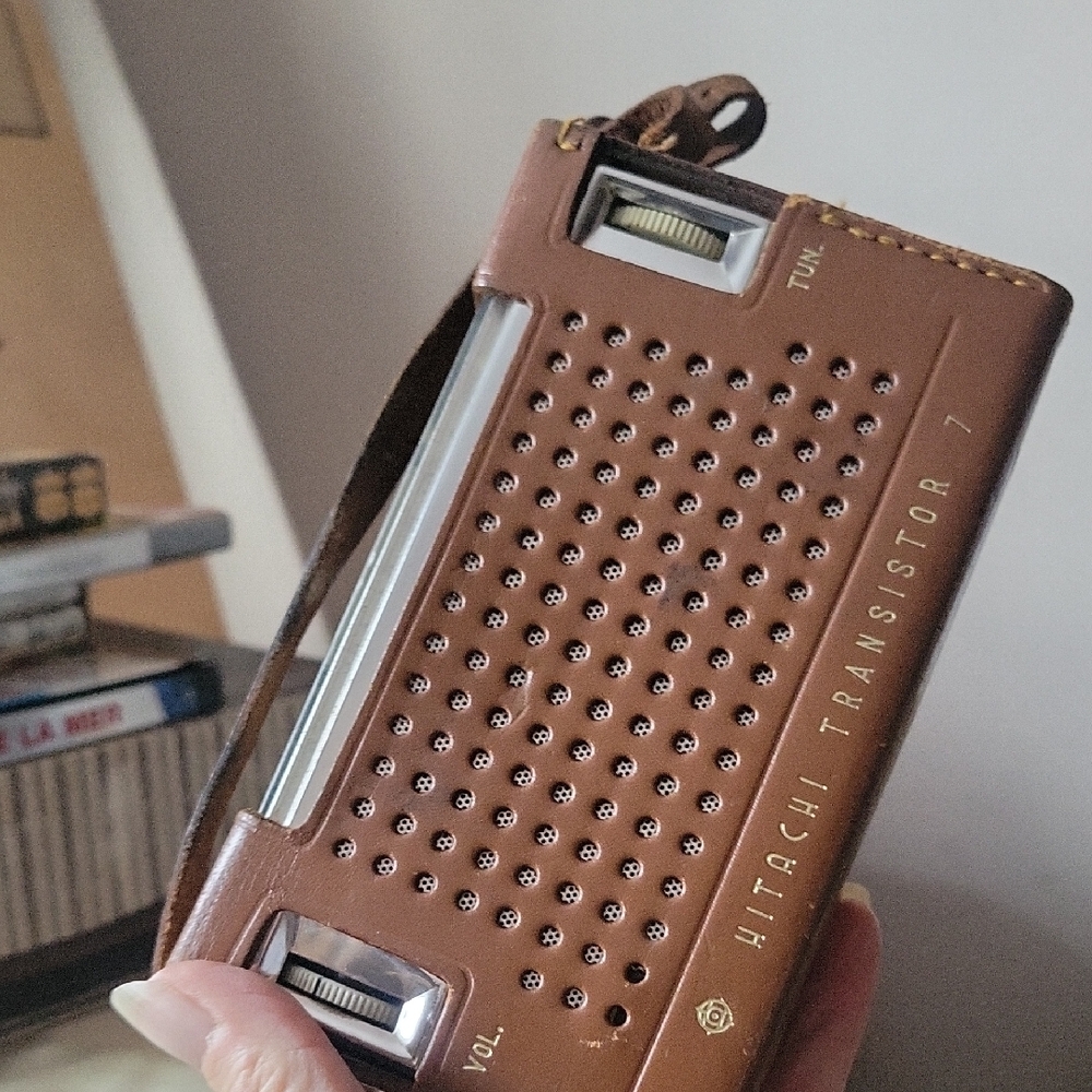 Hitachi Transistor 7 Radio with Leather Case